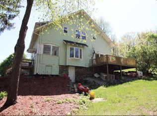 15 Rochdale St, Auburn, MA 01501