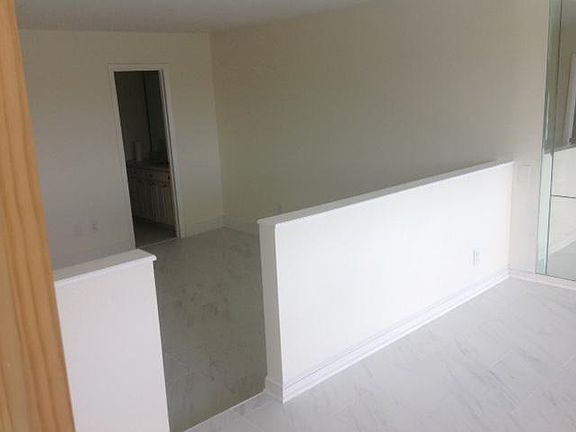 5th image of 3100 NE 49th St APT 202
