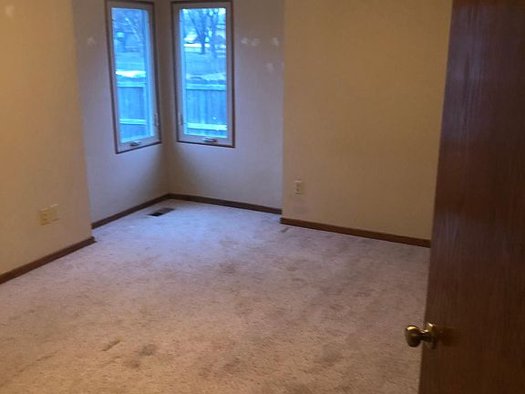 master bedroom (walls in entire house to be painted)