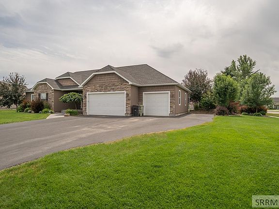 4th image of 2054 E Berggren Ln