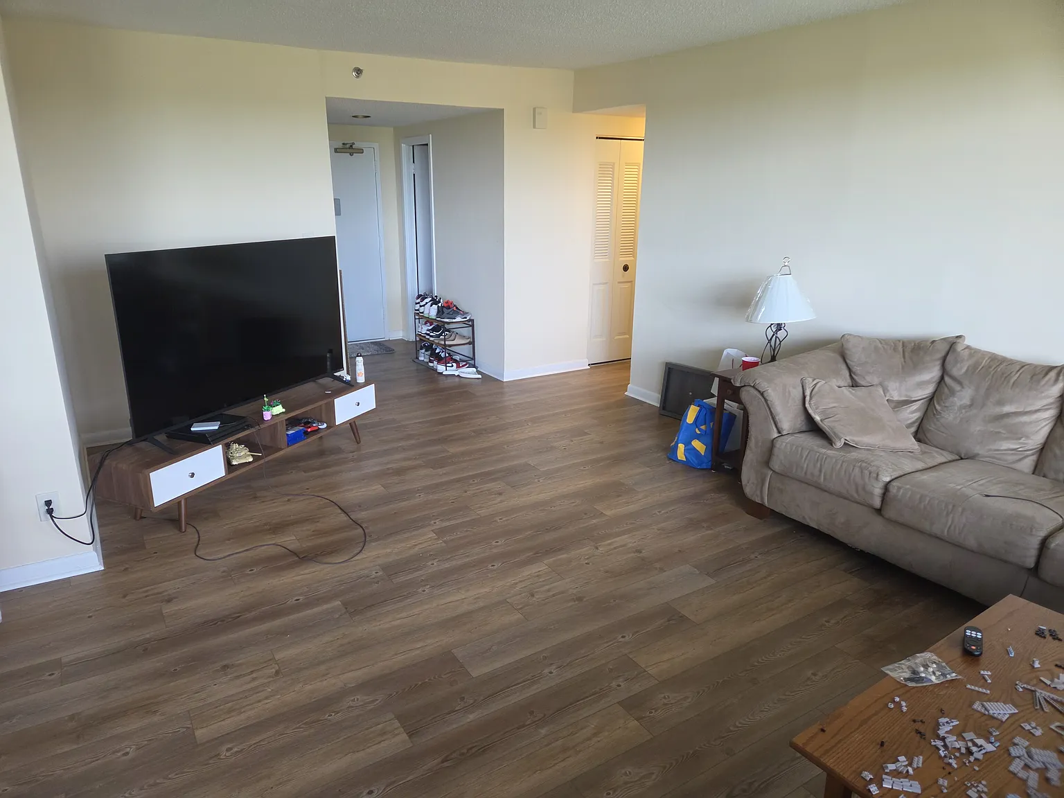 3709 S George Mason Dr — Photo 2