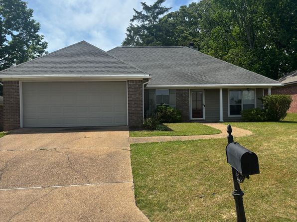 507 Edgewater Branch Dr