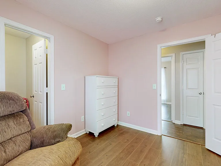 2553 Hillingdon Dr — Photo 10