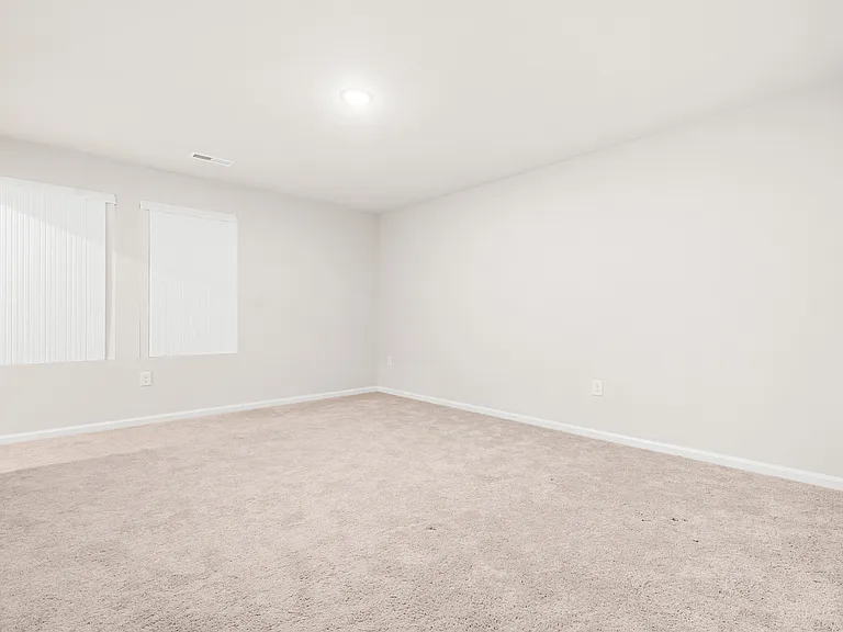 140 Lillian Ln — Photo 19