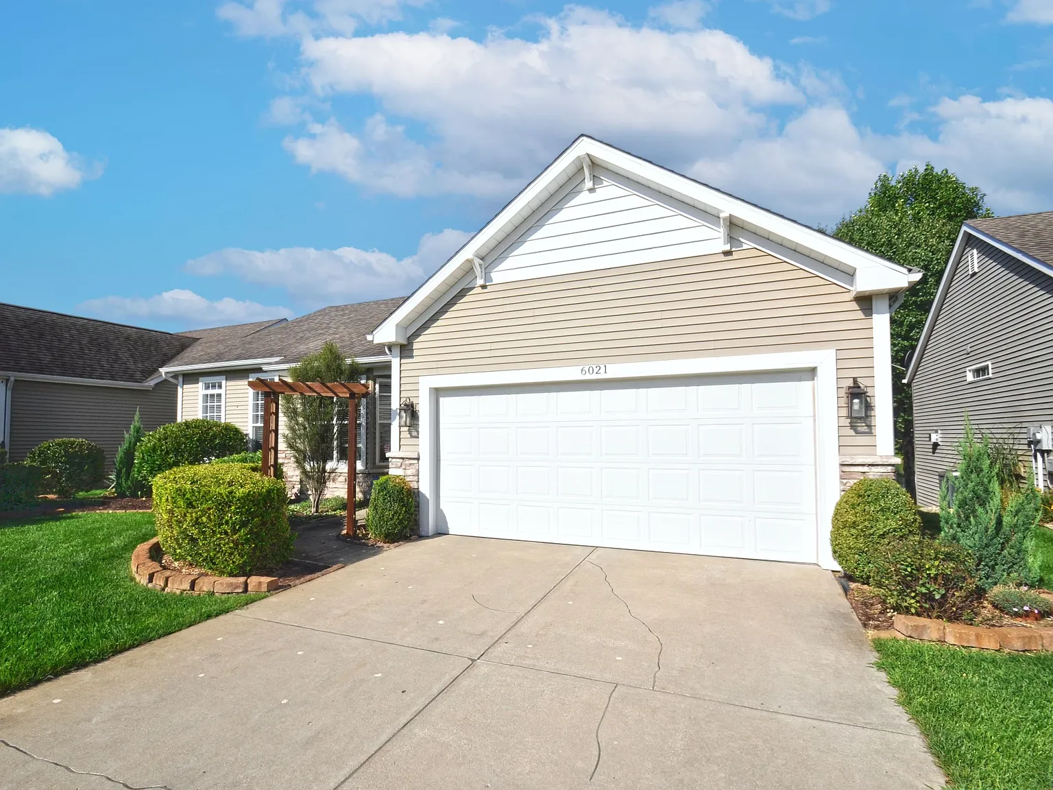 6021 Cottage Cir — Photo 3