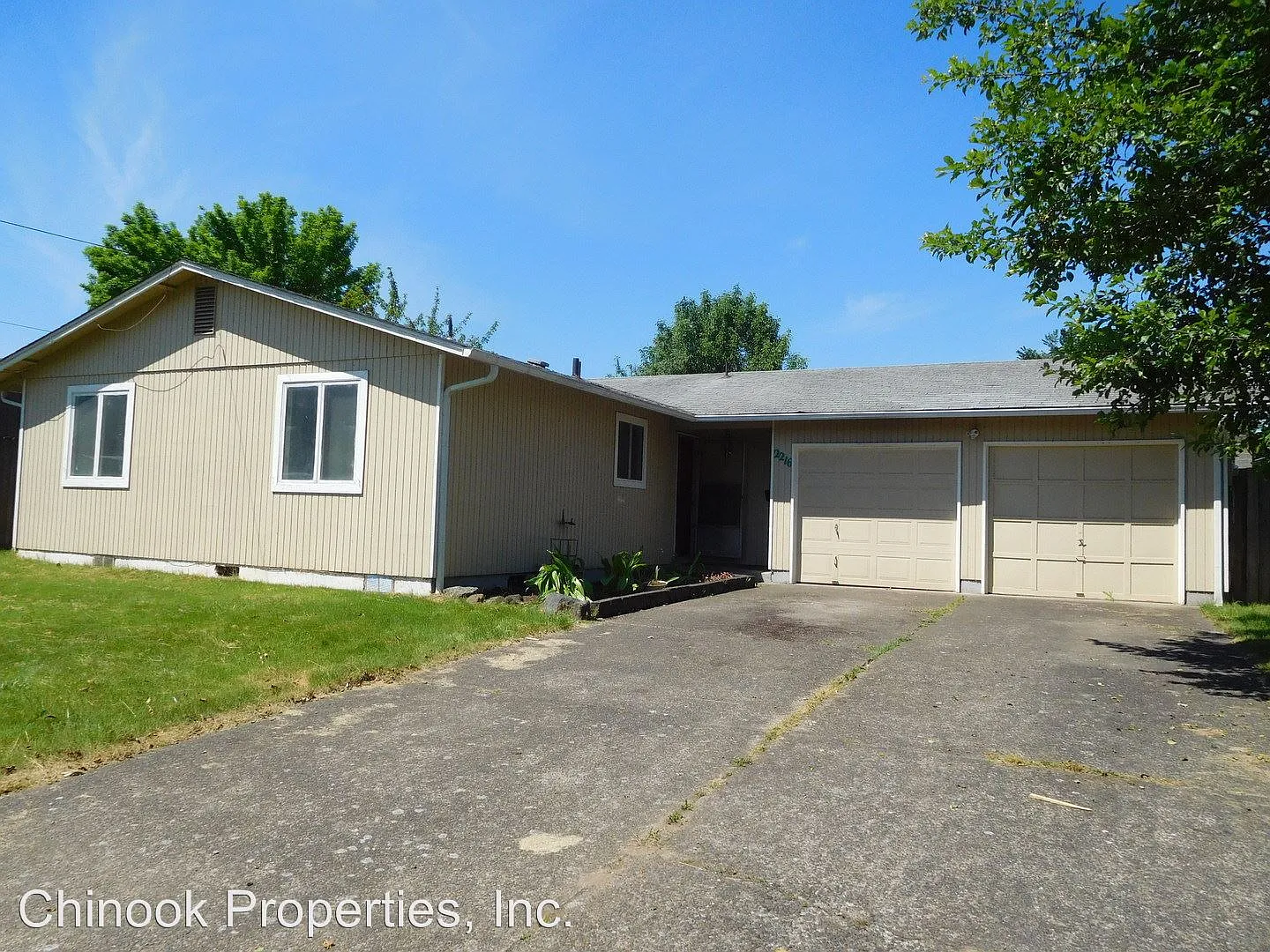 2216 Golden Gardens St photo 1