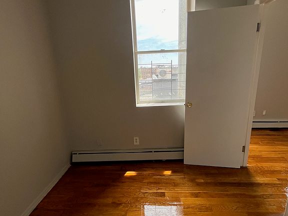 5th image of 57 Tapscott St #5B