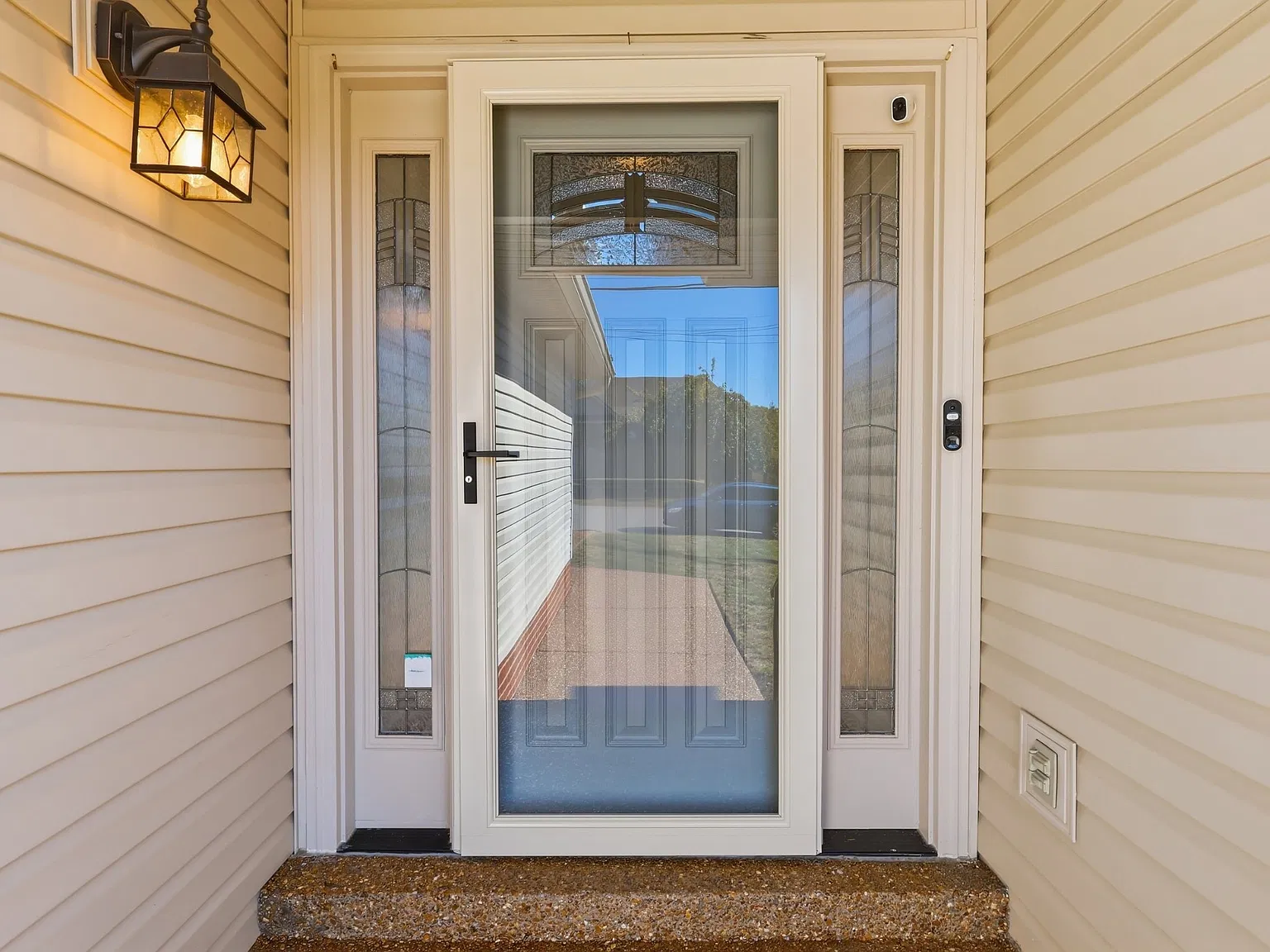 3 bed, 2.0 bath, 1574 sqft, $2,600 — Photo 3
