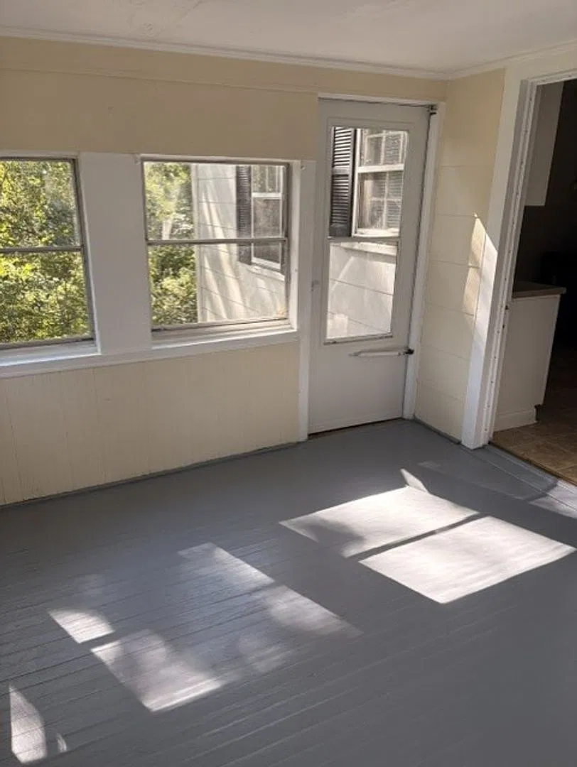 Well kept home in the Greenway neighborhood — Photo 3