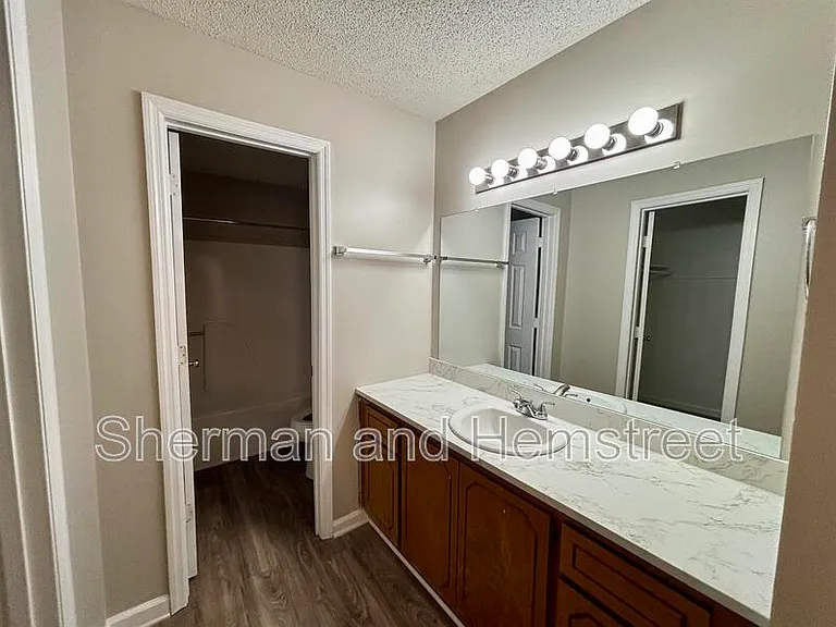 212 Commons Dr #212 — Photo 13