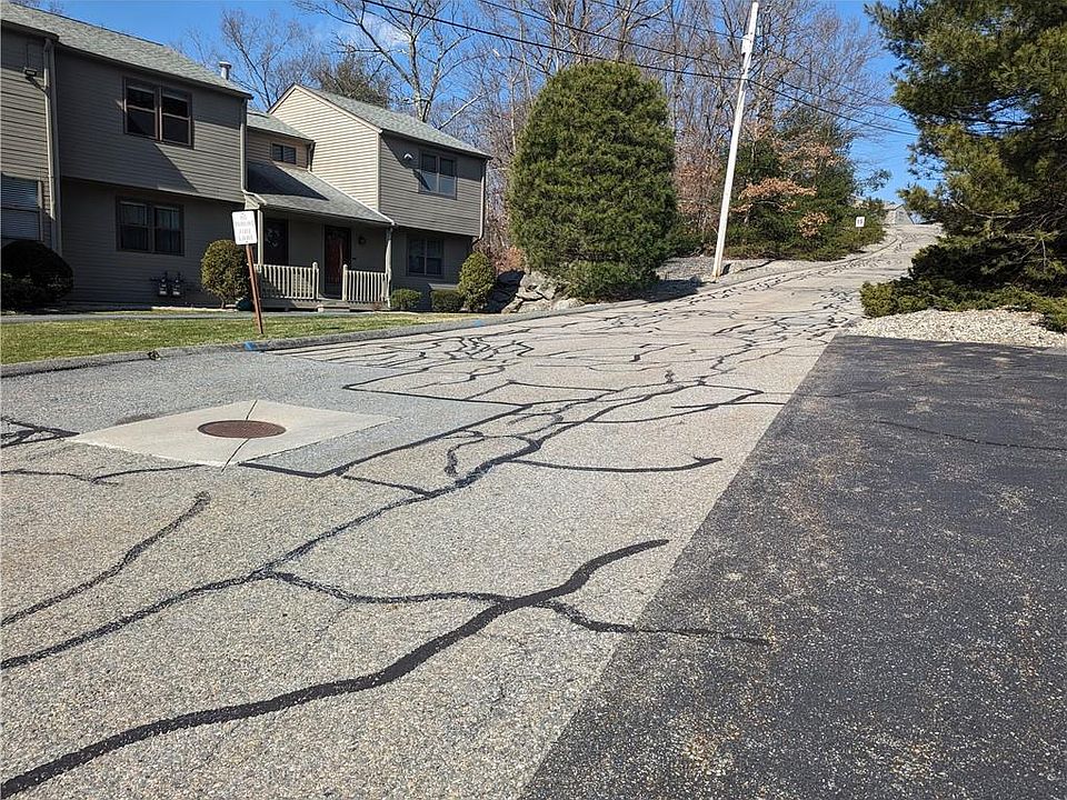 1st image of 702 Pinewood Dr #702