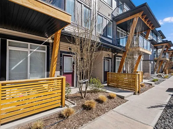 153 S Savanna Walk NE, Calgary, AB T3J 0Y3