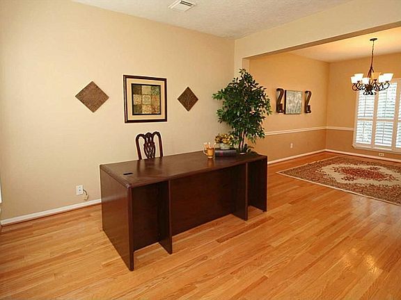 4th image of 4327 E Meadows Dr