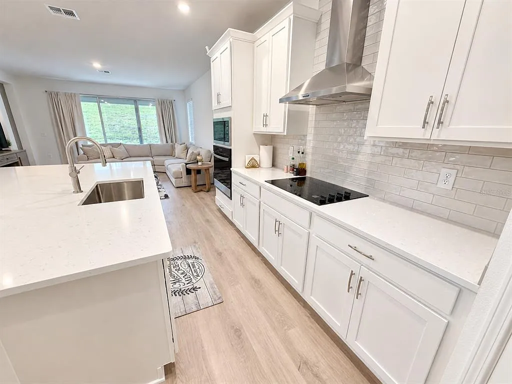 4 bed, 3.5 bath, 2688 sqft, $3,700 — Photo 3