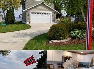 2092 Barber Dr, Stoughton, WI 53589
