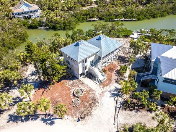 20 Palm Dr, Placida, FL 33946