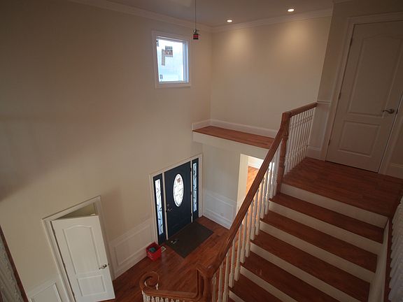 4th image of 6 Tobie Ln