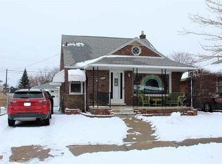 8073 Sunburst St, Center Line, MI 48015