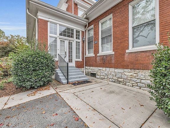 2nd image of 16 Euclid Ave Suite M9