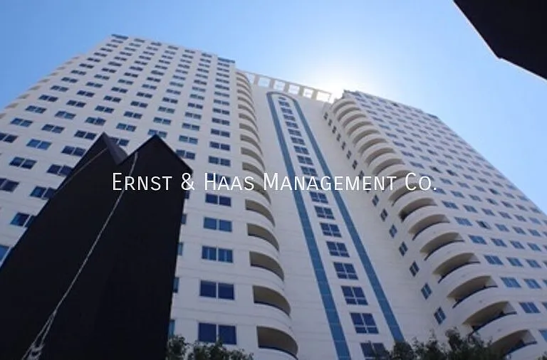 525 E Seaside Way #1806 — Photo 1