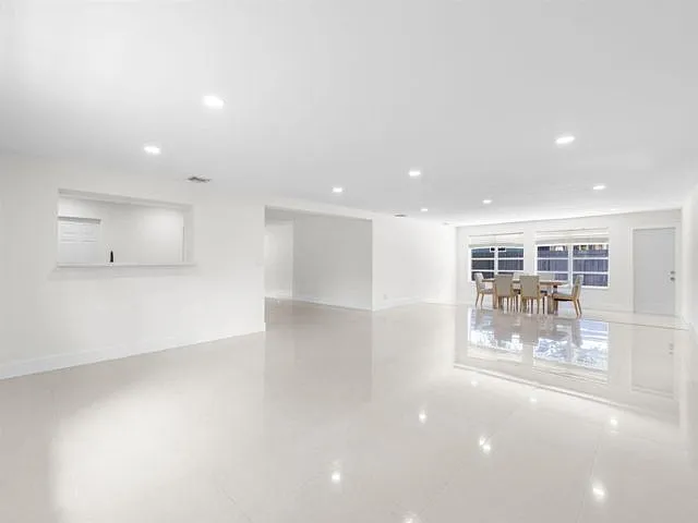 3262 Pierce St — Photo 17