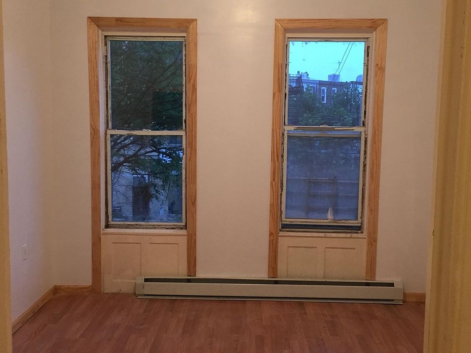 Building Photo 4
