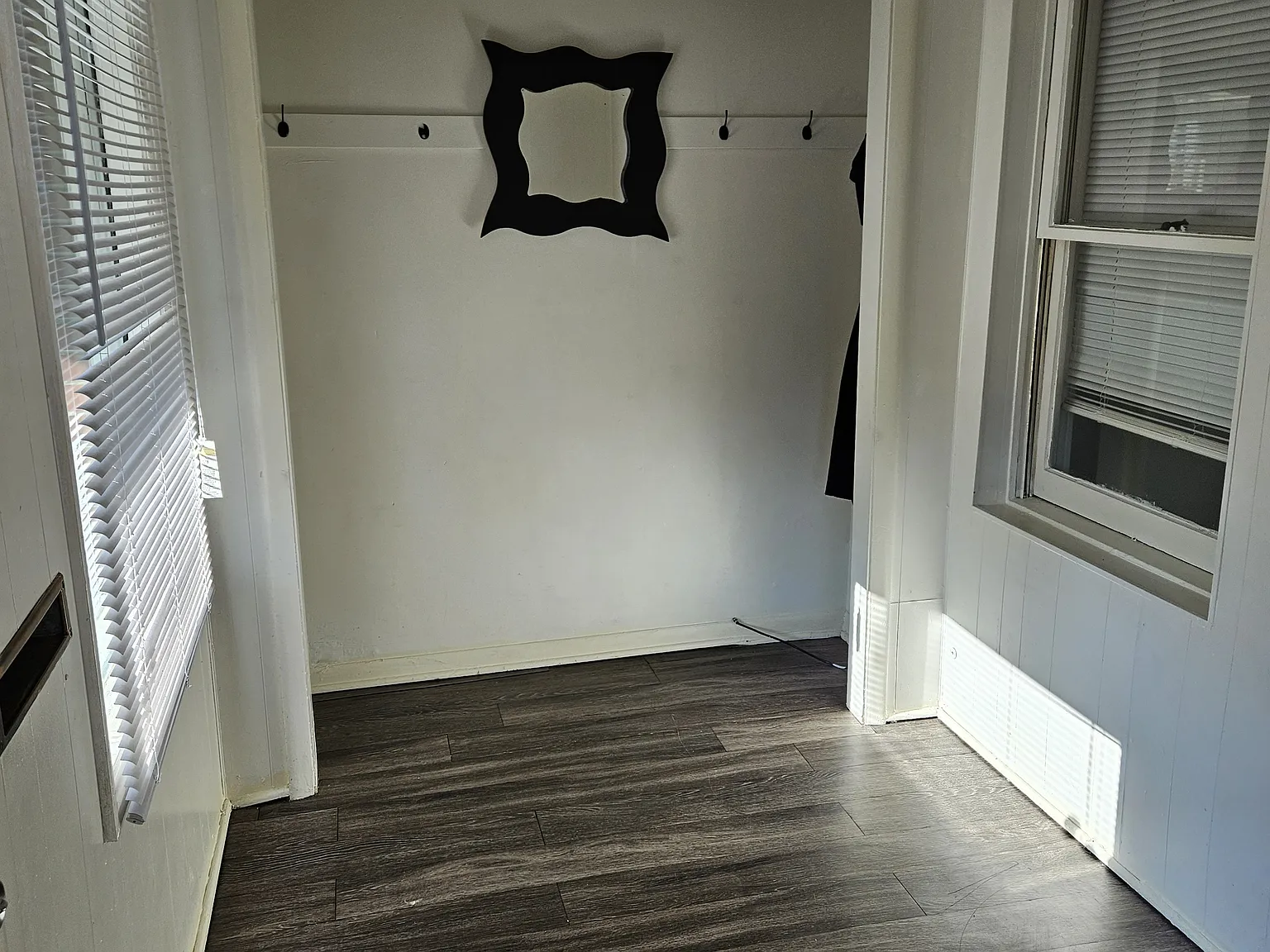 3 bed, 1.5 bath, 960 sqft, $1,650 — Photo 2