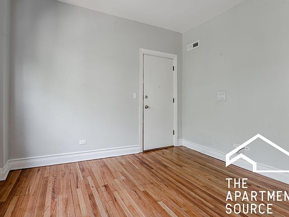 5th image of 2735 N Richmond St #2R