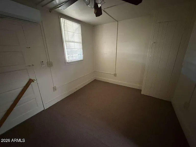 830 E 9th St #3 — Photo 15