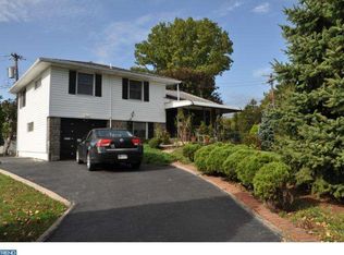 600 Wynnbrook Rd, Secane, PA 19018