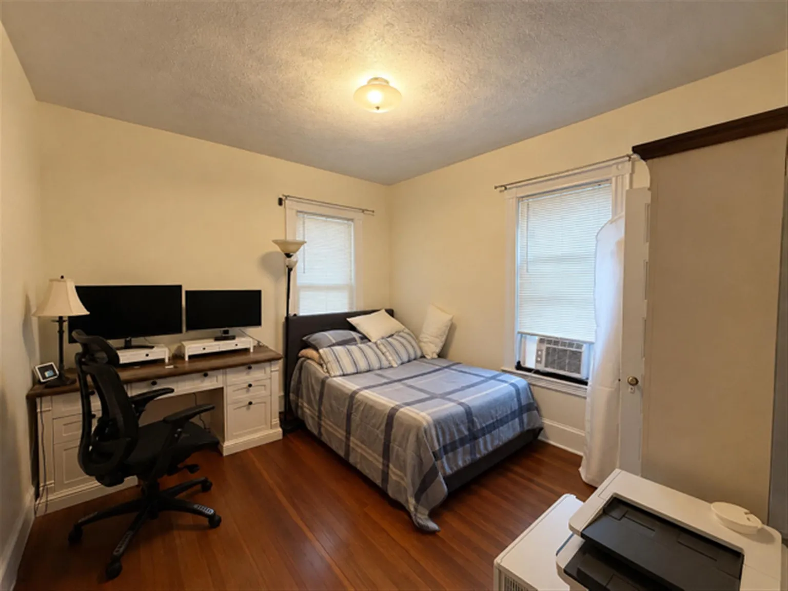 3 bed, 1100 sqft, $3,750 — Photo 4