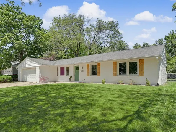 1008 Devonshire Dr, Champaign, IL 61821