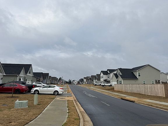 5th image of 622 Summerfield Ln NW