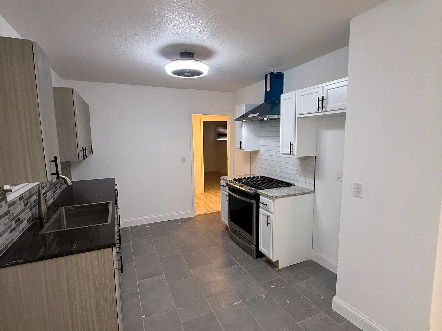 4 bed, 1850 sqft, $1,700 — Photo 2