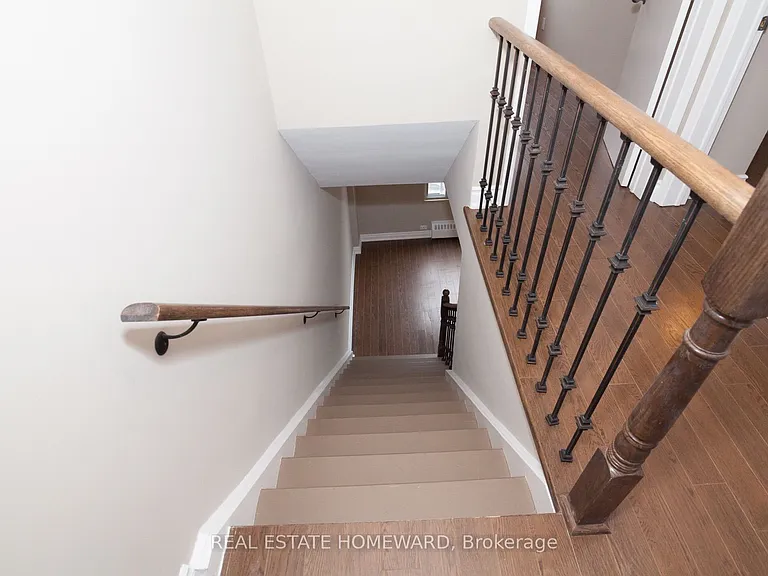 920 Pape Ave #B — Photo 11