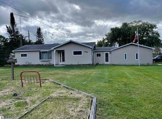 2100 E Noggle Rd, Au Gres, MI 48703