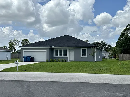 1370 Cogan Dr SE Photo 1