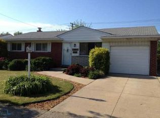 18437 Bittersweet St, Fraser, MI 48026