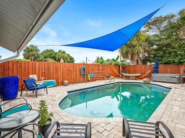 1557 Hillcrest Dr, Melbourne, FL 32935