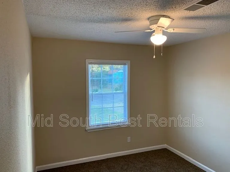 908 Leacrest Ave — Photo 5