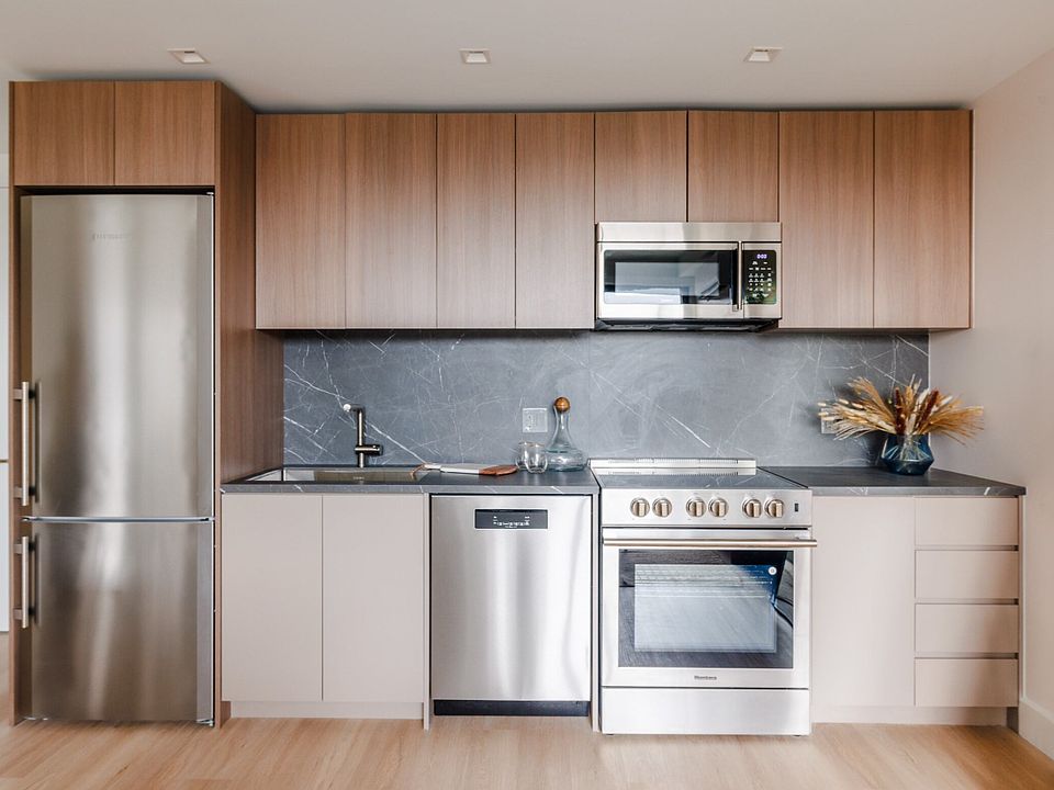 1st image of 69-65 Yellowstone Blvd #419