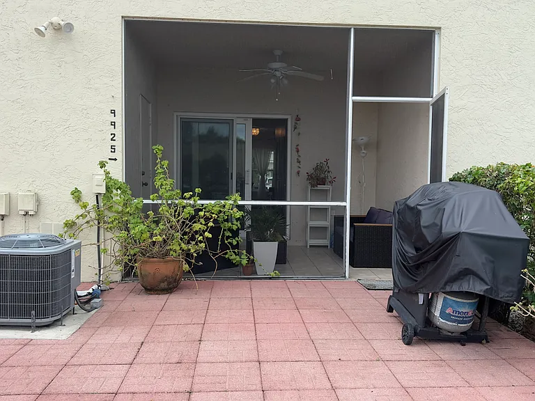 9925 NW 57th Mnr — Photo 18
