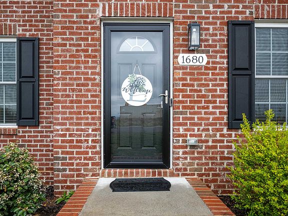 4th image of 1680 Diana Dr