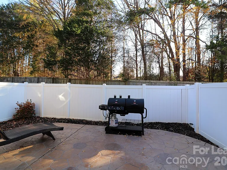 2090 Shady Pond Dr — Photo 22
