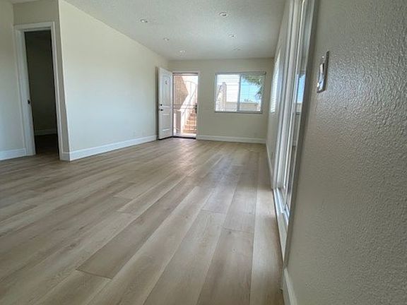 3rd image of 6001 Fullerton Ave APT 6