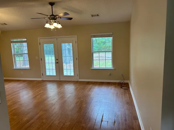 8 Star Magnolia Dr, Beaufort, SC 29907