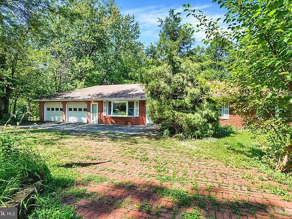 2nd image of 1131 Ridge Rd