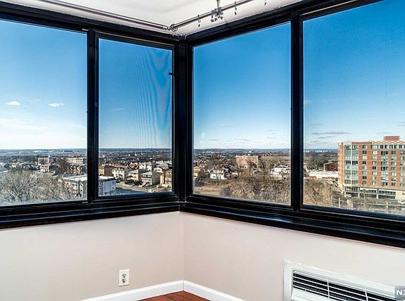 5th image of 1265 15th St APT 10A