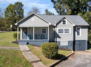 404 Arlington Cir NW, Lenoir, NC 28645