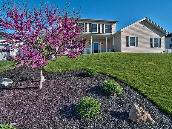 2nd image of 115 Blueberry Dr